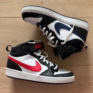 Nike Court Borough Mid 2 youth sneakers